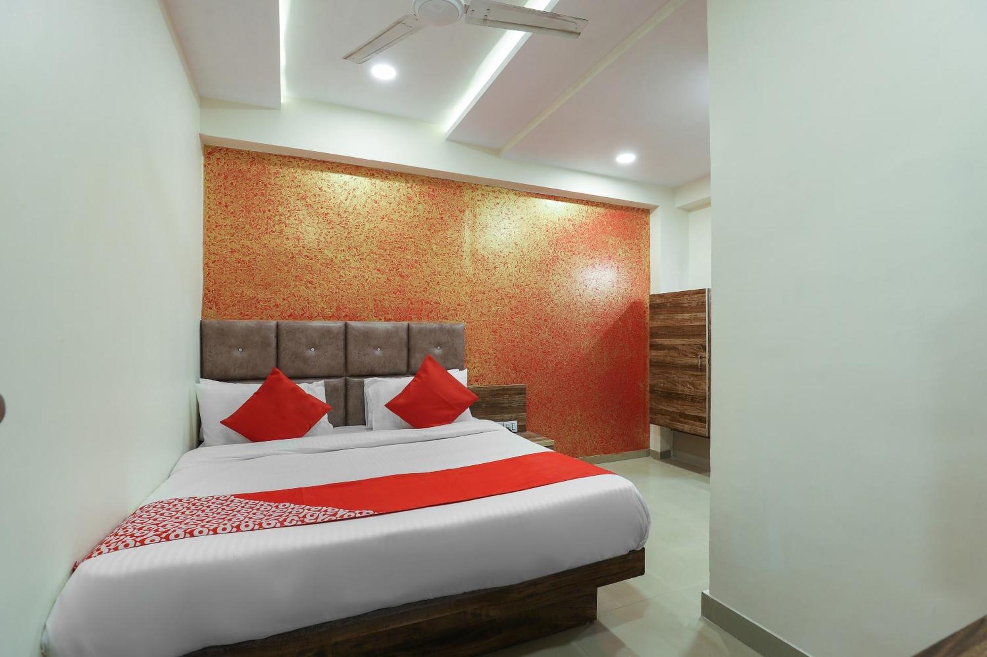 Hotel O Dream Stay Sarkhej المظهر الخارجي الصورة
