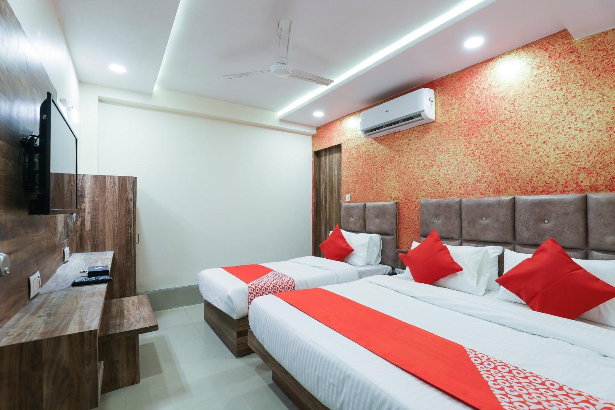 Hotel O Dream Stay Sarkhej المظهر الخارجي الصورة