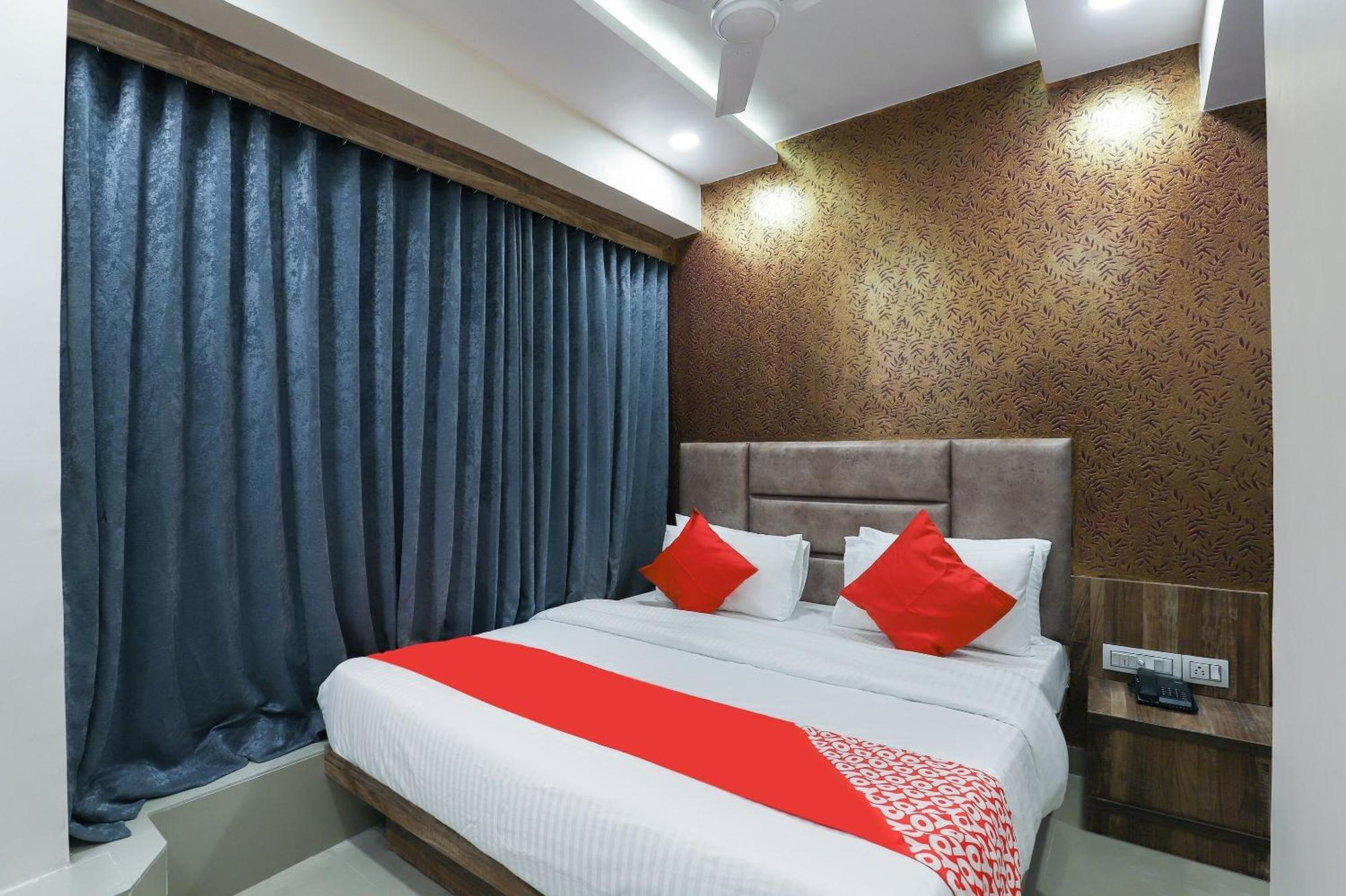 Hotel O Dream Stay Sarkhej المظهر الخارجي الصورة